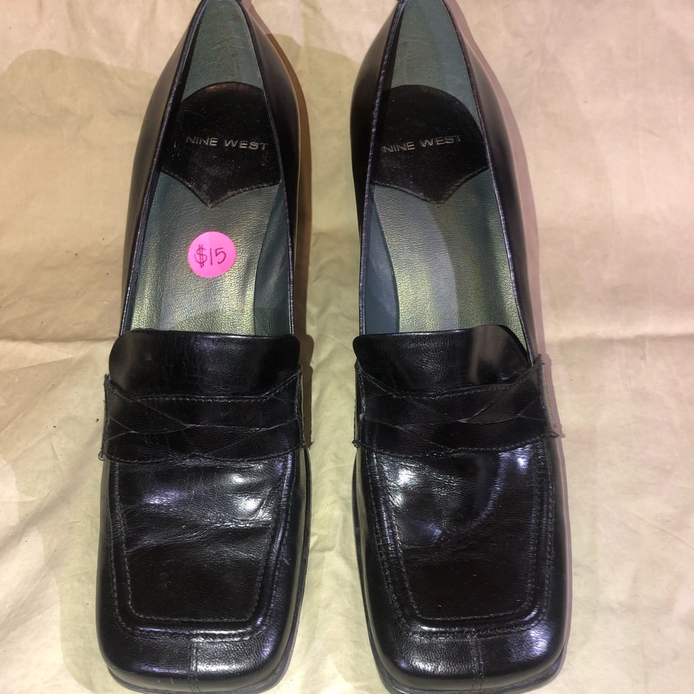 Perfect condition black small heel !